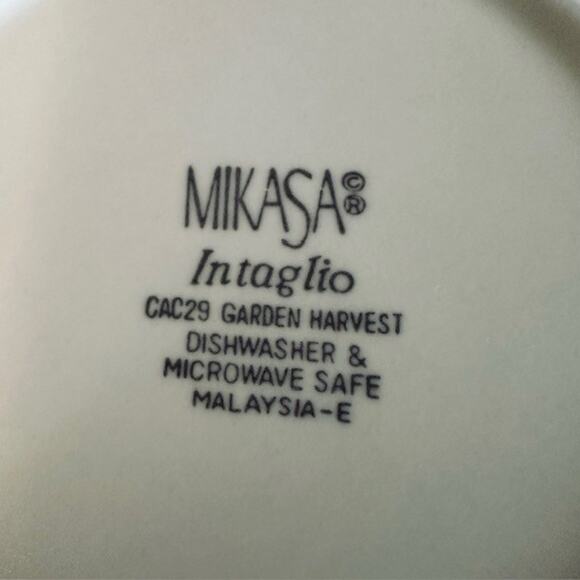 Mikasa Garden Harvest 2 Bread & Butter Plate Intaglio, Fruit & Leaves Rim, VTG - Picture 2 of 8